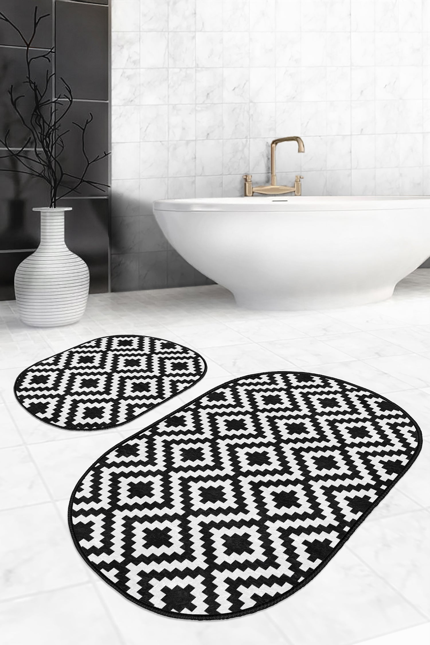 Functional and Stylish Bath Mat Set with Black and White Craftsmanship