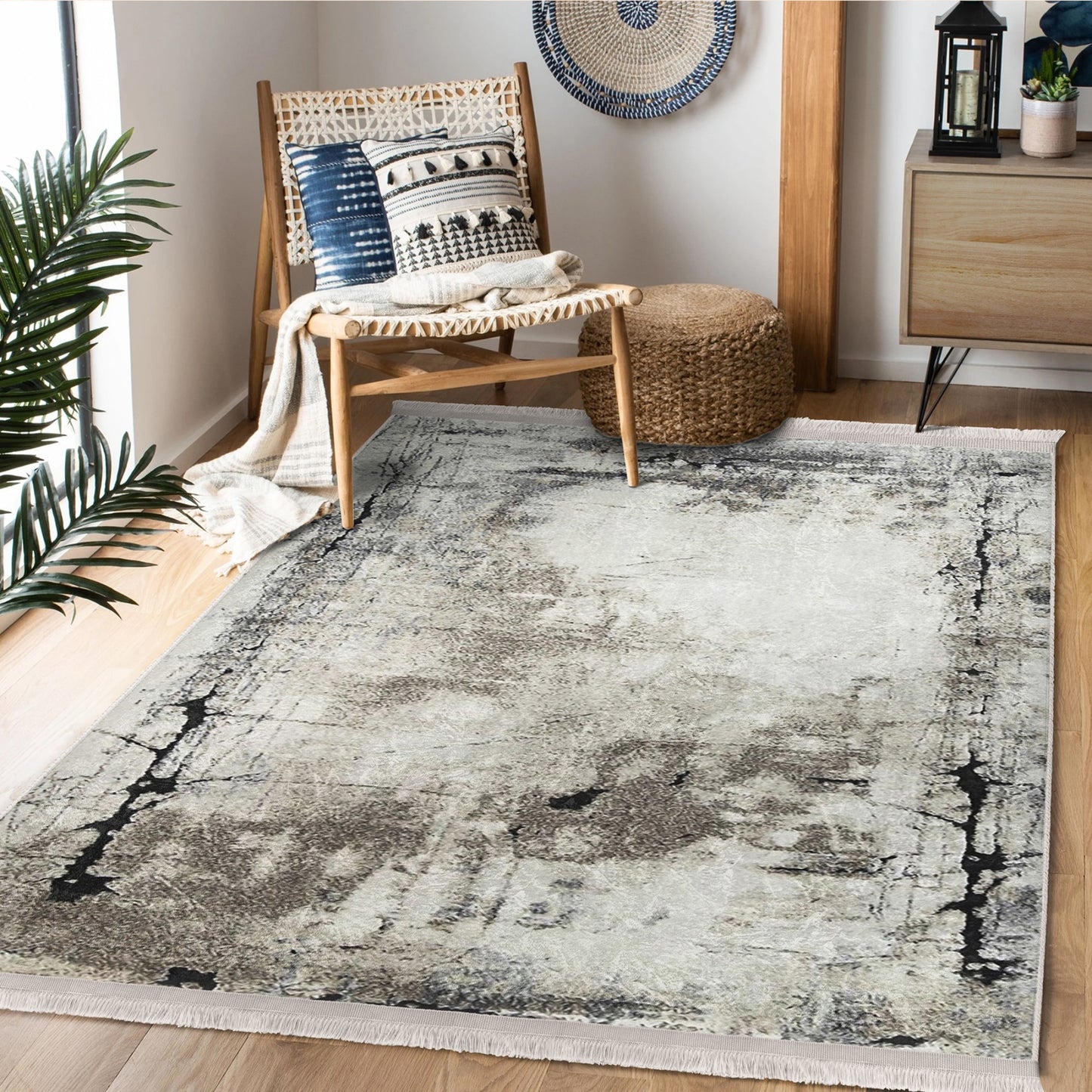 Decorative Area Rug with Rich Cultural Heritage Patterns