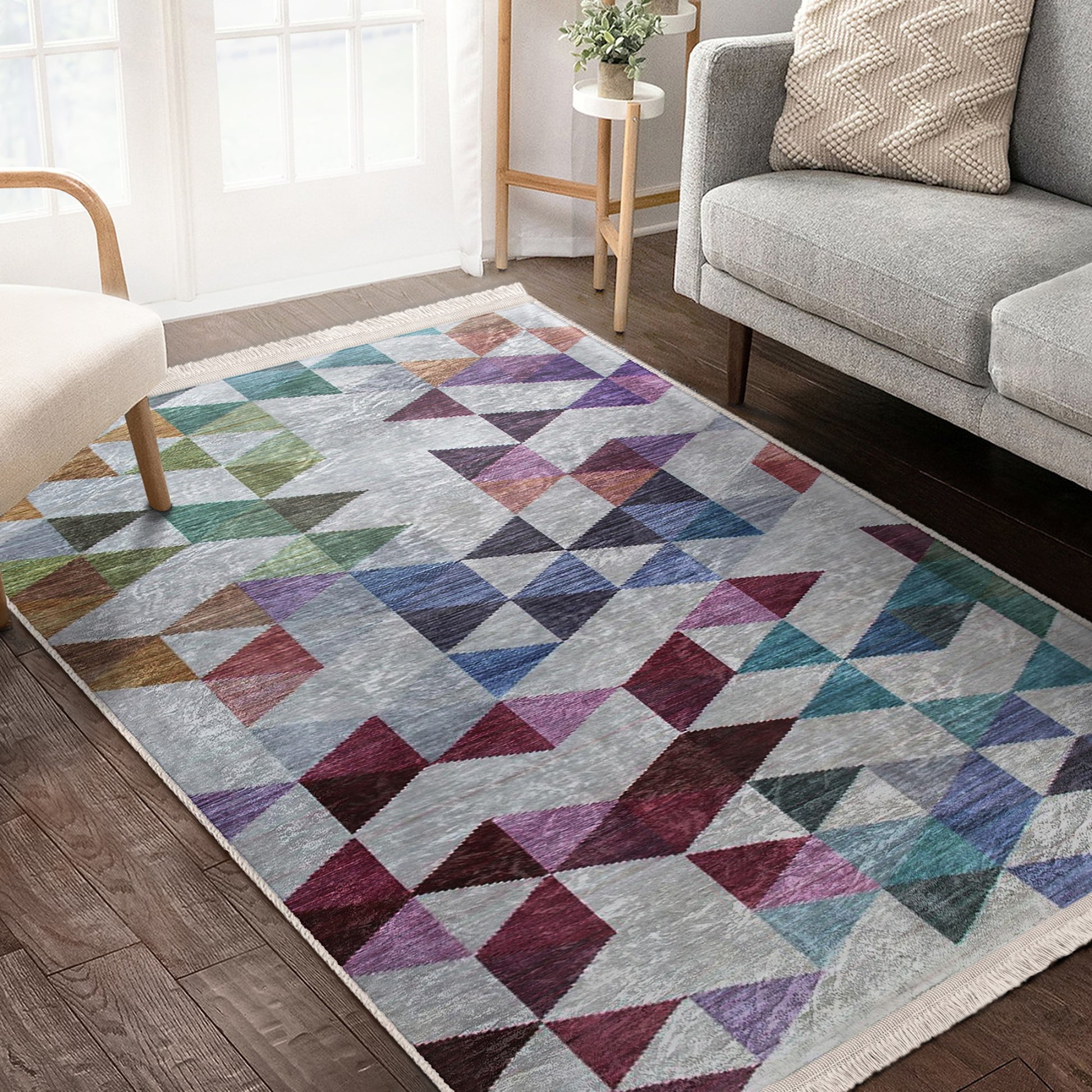 Serene Rug with Tranquil Geometric Design