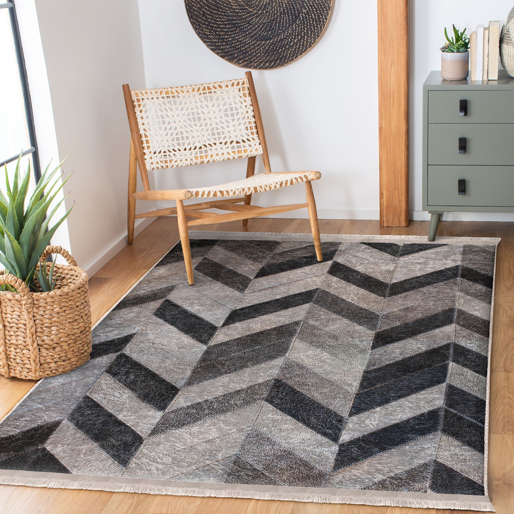 High-Quality Grey Tones Pattern Area Rug for Modern Decor