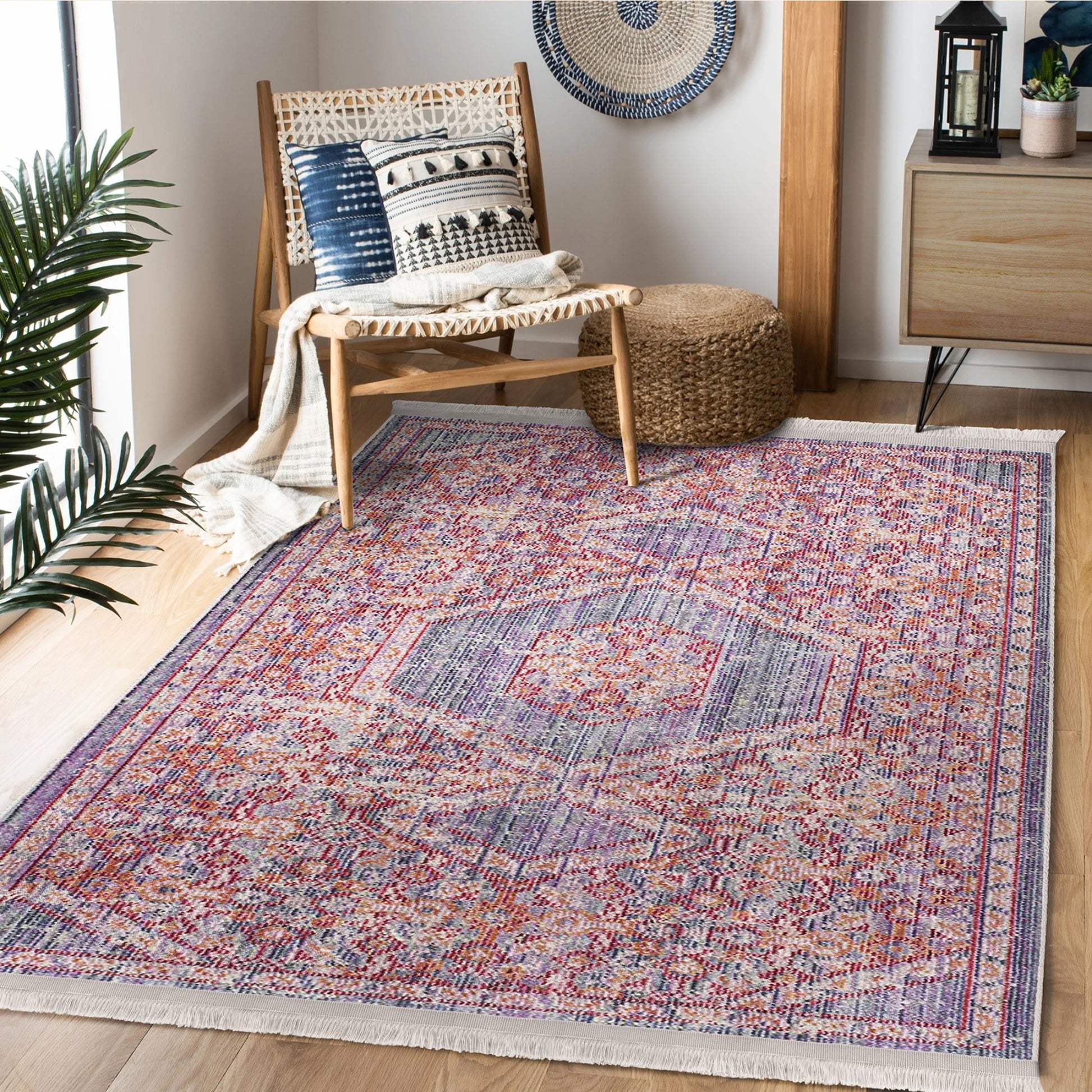 Classic Persian Rug for a Stylish Living Space
