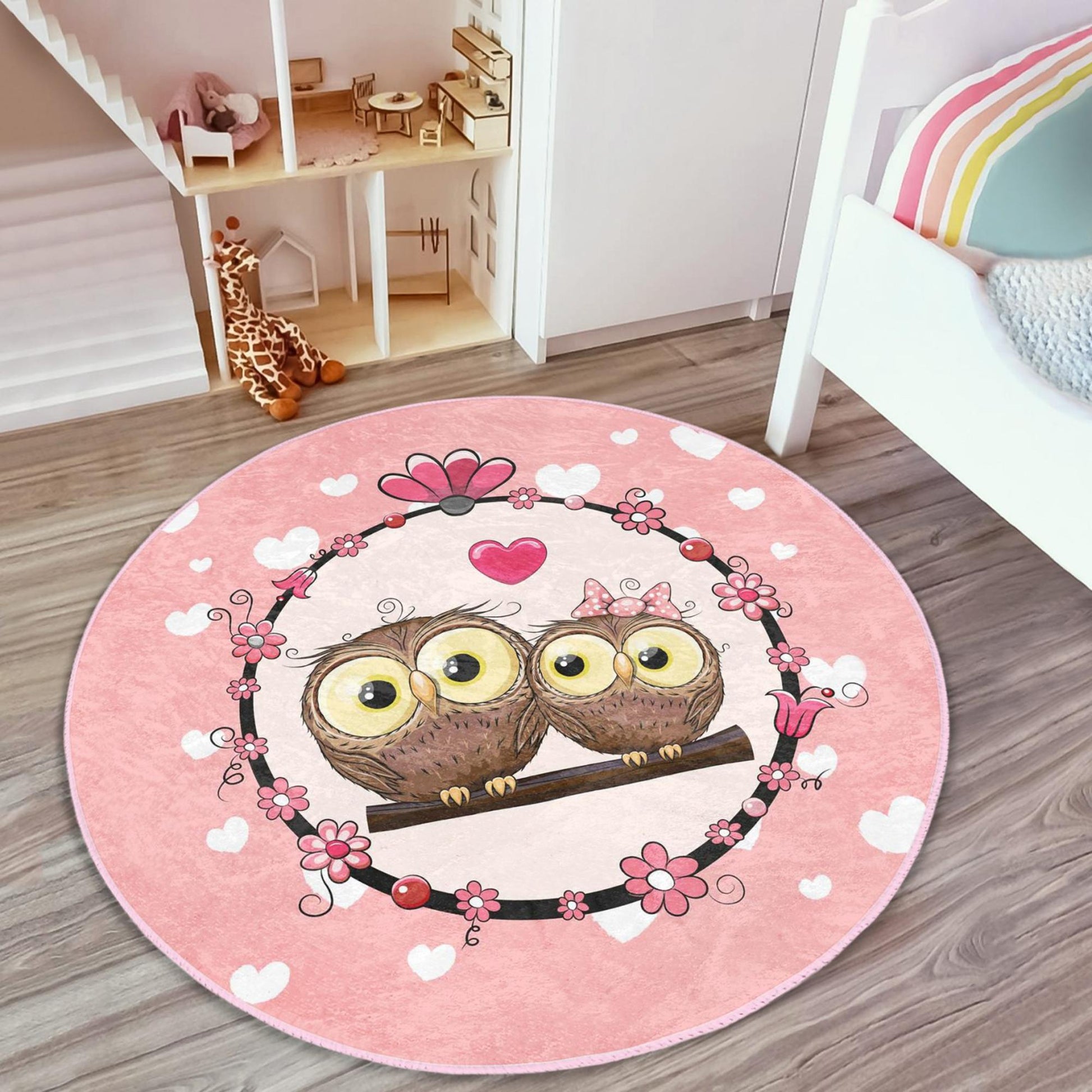 Sweet owl-themed rug with pink owl loves perfect for adding charm to kids' spaces.
