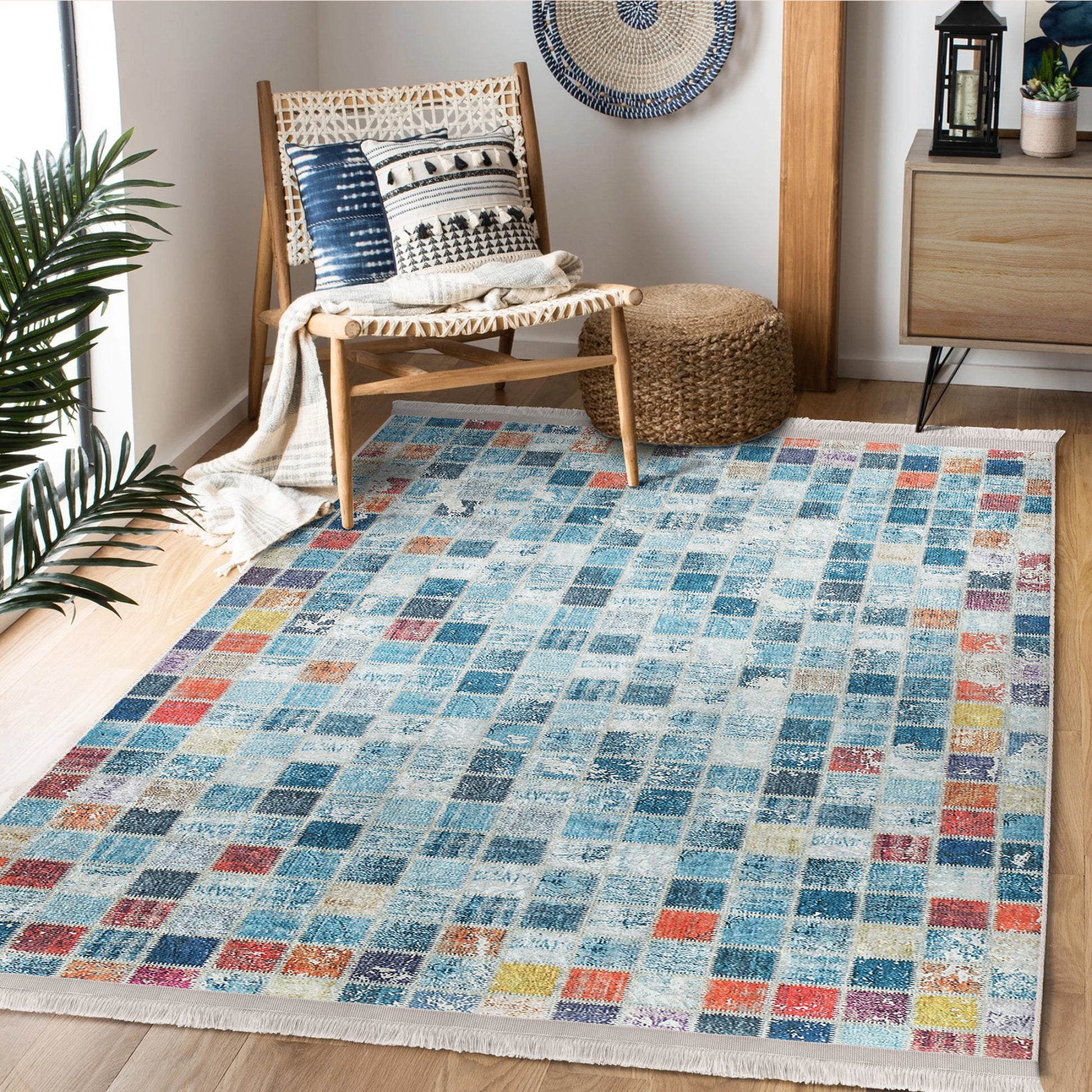 Checkered Patterned Rug for Vintage Country Interior